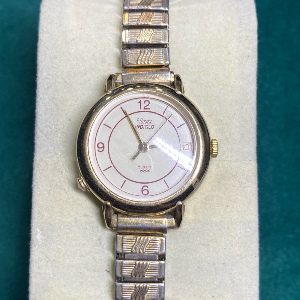 Vintage Timex Indiglo Ladies Watch WORKING Good New Battery